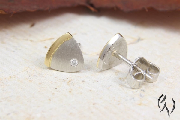 Ohrstecker "Wild(t)e Dreiecke, Platin 950/-, strichmatt , 7,5 mm